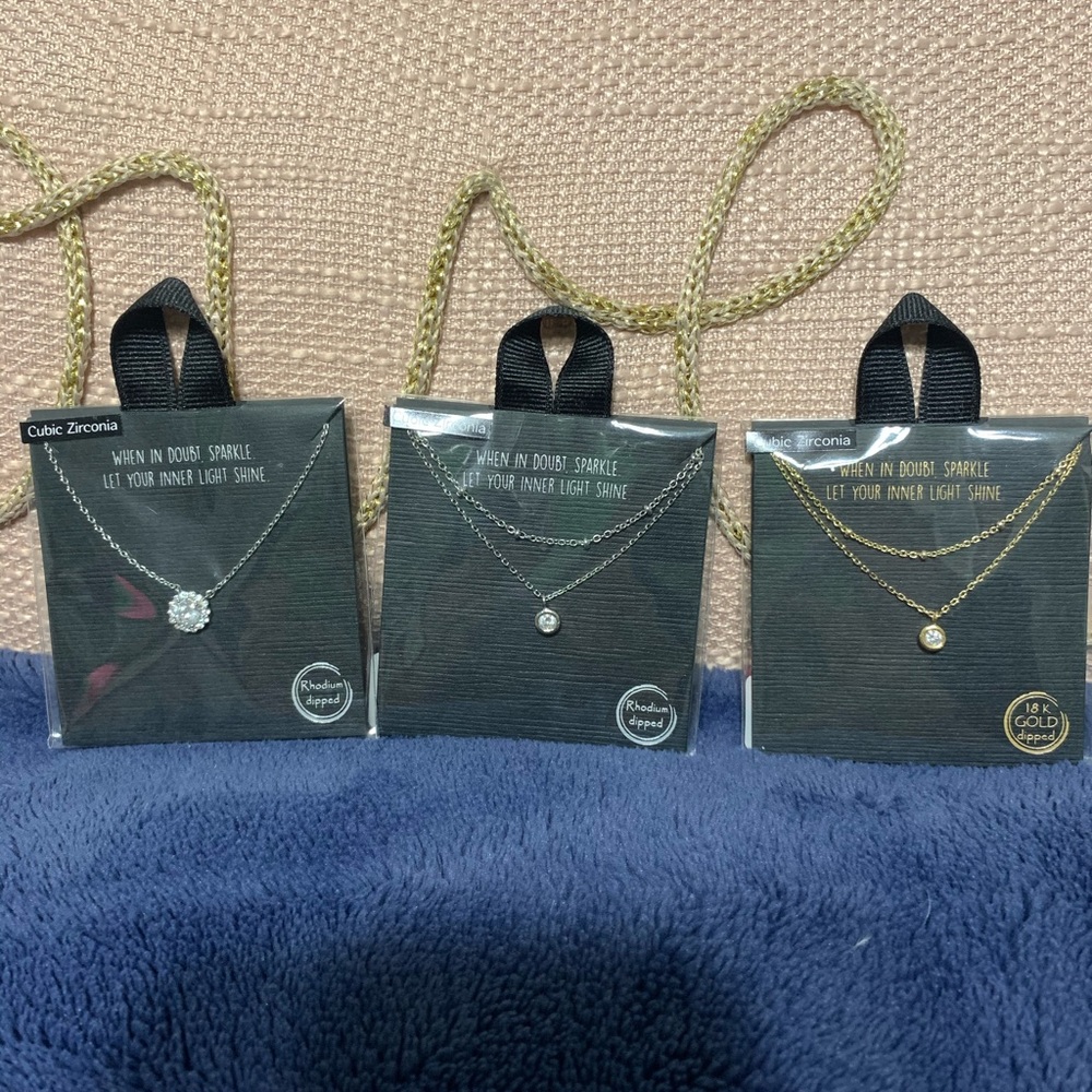 Lot of 3 boutique necklaces